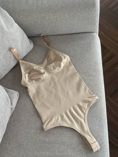 Бежевий коригуючий боді DO3853-3XL фото