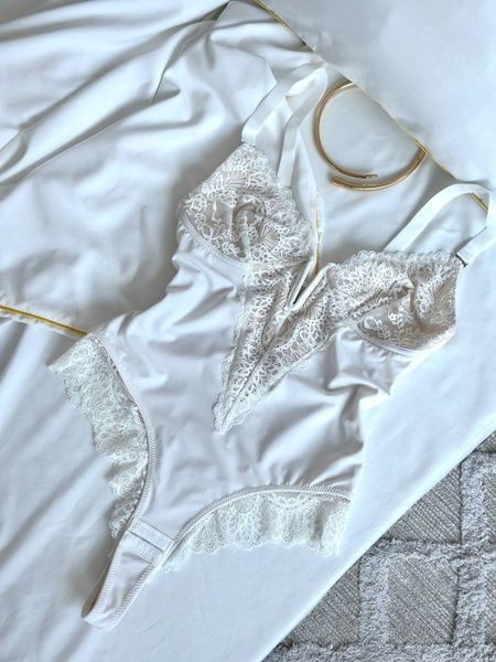 Білий мереживний боді з утяжкою DO3942/1-3XL фото